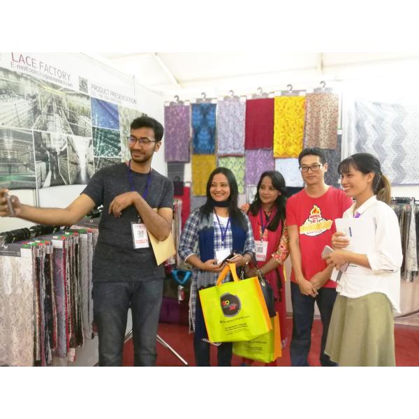 Ткань шнурка нейлона цветочного узора вышила ткани Тюль для платья свадьбы