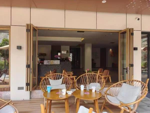 Modern Design Australian Standard Multi Functions Folding Glass windows Interior Aluminum