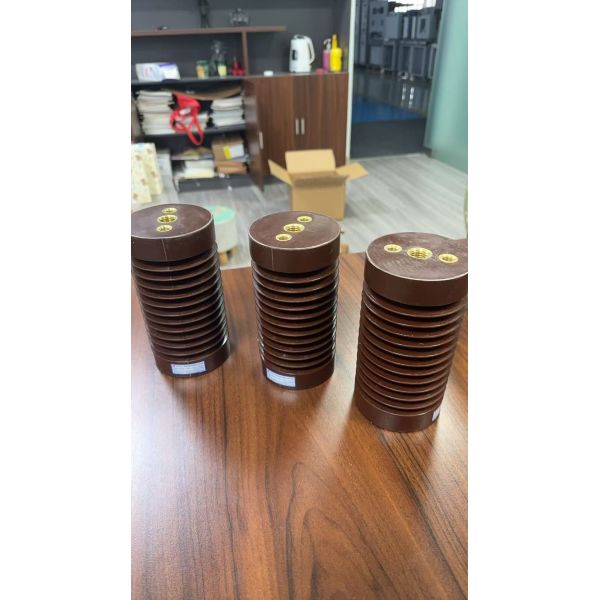 17.5kv 175mm Length Epoxy Resin Support Insulator with Brass Insert  for Switchgear
