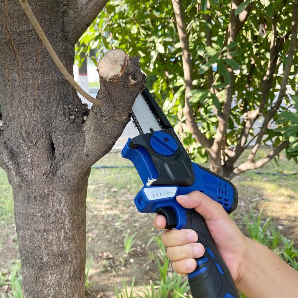 6 Inch Lithium Mini Chainsaw With Oil Pump Ultra Light Cordless Electric Chainsaw For Household Cutting