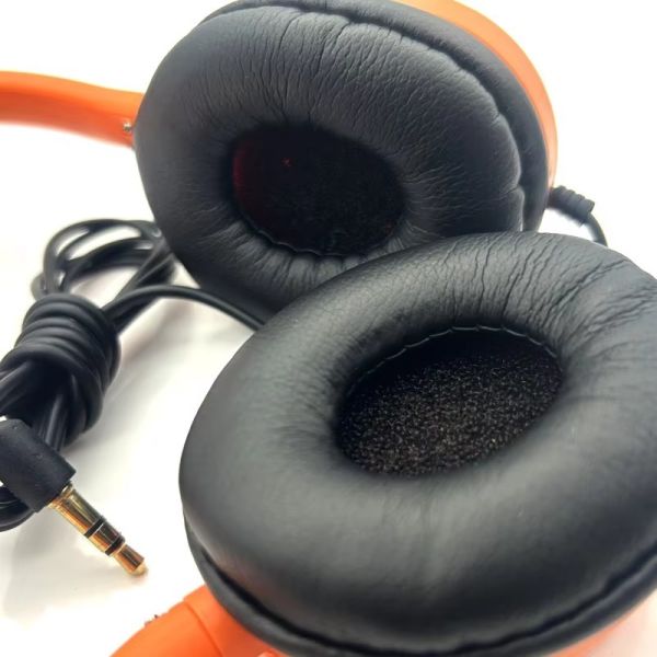 Others Chipset ABS PVC Gaming Headphones Headsets Wired Earphone and Wireless Headphone for Professional Gaming Needs