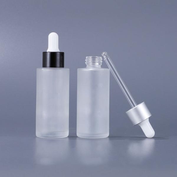 Стеклянные косметические контейнеры плоско взваливают на плечи замороженную косметическую бутылку капельницы сыворотки