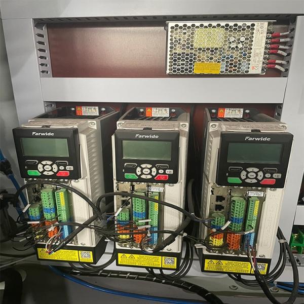 Автоматическое напряжение разрезая машину Rewinder для машины рулона ткани прилипателя собственной личности не сплетенной разрезая