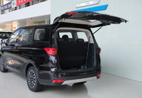 400KM Electric Changan Car Auchan Karvaan MPV 5 Doors 7 Seater