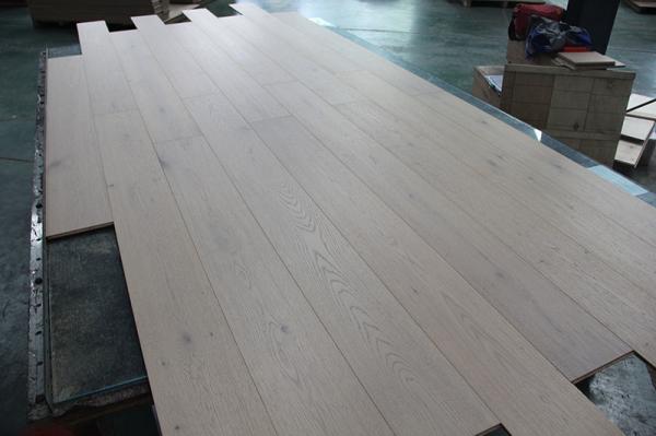 7 1/2 single plank Oak Engineered Wood Flooring, Invisible lacquered, Color Paris