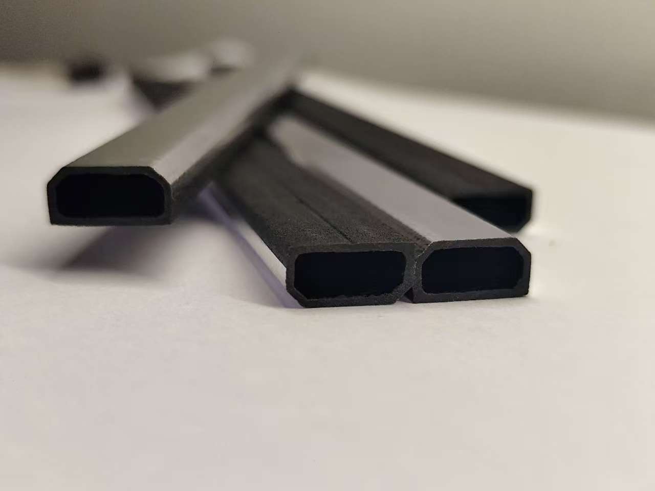Hybrid Fiberglass Warm Edge Spacer Bar, Metal Laminate Hollow Profile, Low U-Value Thermal Break, for Insulating Glass Units IGU Double Glazing – Anti-Corrosion, Moisture-Resistant, Energy-Efficient