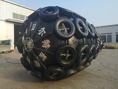 Amortisseurs pneumatiques en caoutchouc du diamètre 1500mm Marine Fender Dredgers Boat Buoys 3000mm longs