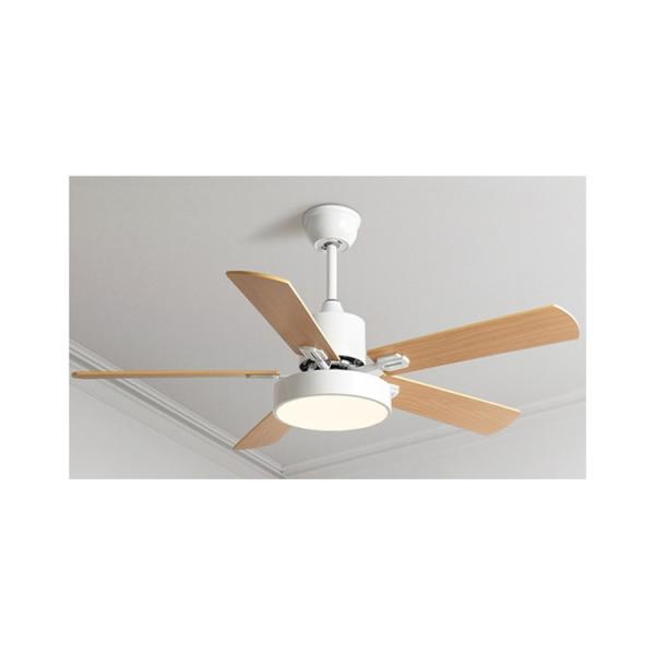 Famille 52 pouces moteur CC en bois massif 5 lames Décoration de la maison moderne silencieux Bldc ventilateur de plafond à LED avec télécommande lumineuse