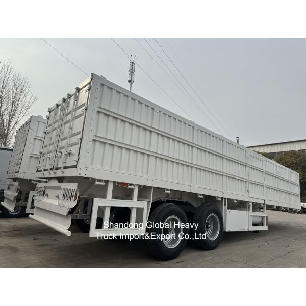 2 Axle Fence Semi-Trailer with 30-40 Tons Loading Capacity and Detachable Fence Panels for Livestock and Cargo Transport