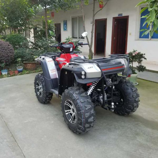 Os veículos utilitários legais 4 da rua ATV da CEE COC 550cc 4x4 afagam a água de refrigeração