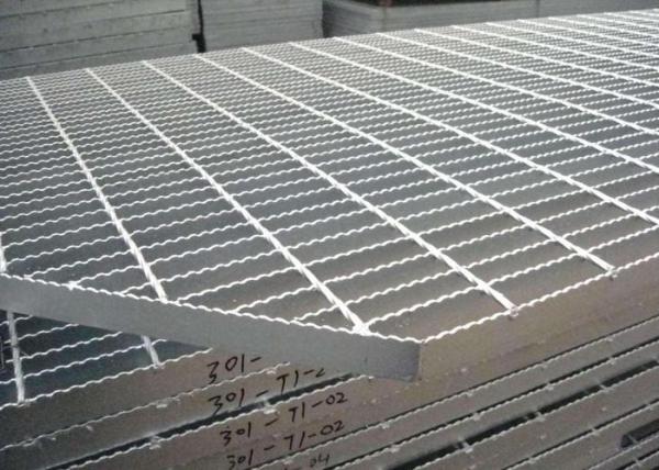 Galvanized Serrated Flat Bar With Twisted Square Rod Anti Slip Oil Proof