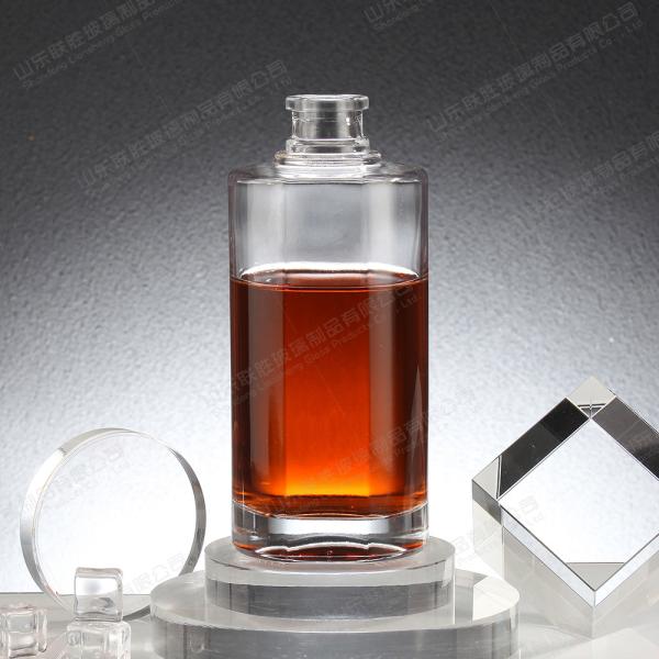 Botella de vidro transparente Xo personalizada 500 ml Botella de whisky 750 ml Gin com rolha de cortiça