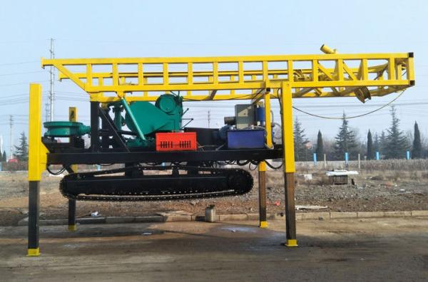 Rotary Steel Crawler Chassis Water Drilling Rig With 5m Per Piece Drill Rod