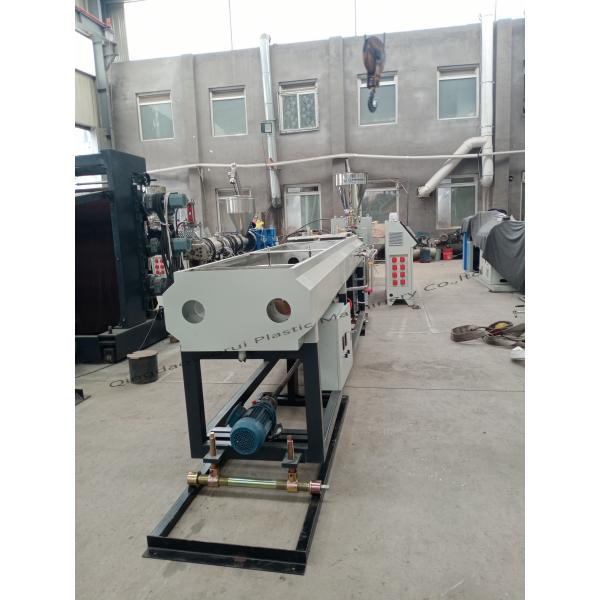 ligne en plastique 50kg/H d'extrusion de tuyau de PVC 125kw avec la cavité deux