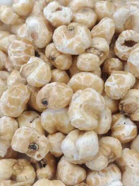 Crunchy Delicious Natural Oil Free Baked Roasted Corn Puffed Snacks