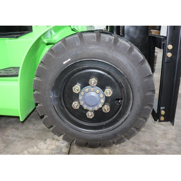3 Ton Airport Ride-on Forklift With 2230MM Min Turning Radius 2500 kg Rated Capacity