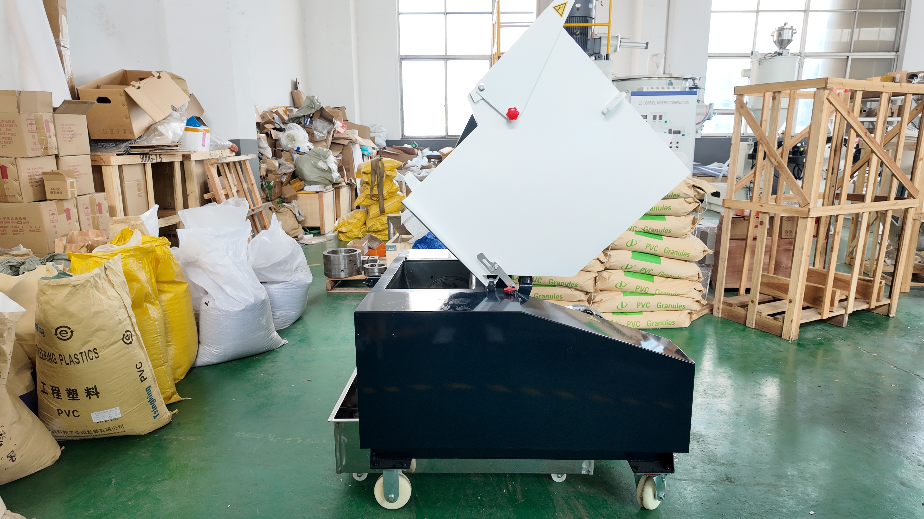 Industrial Plastic Film Shredder, Plastic Waste Shredder and Plastic Crusher Machine Manufacturer