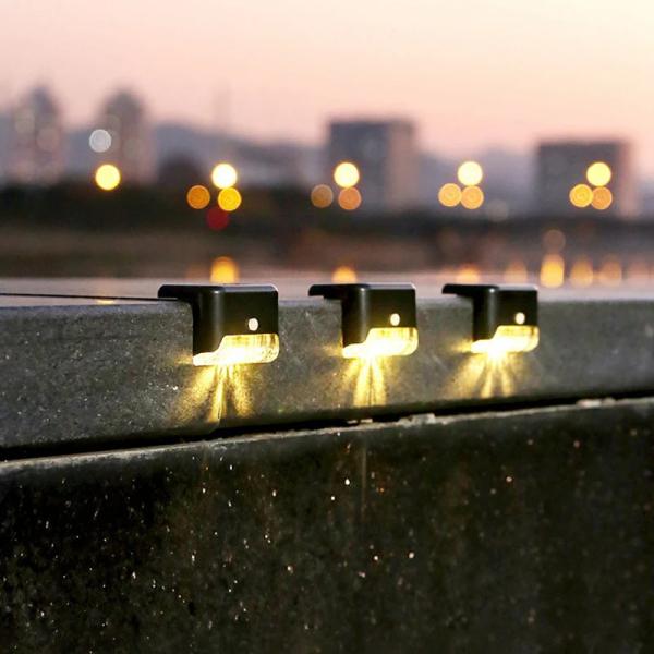 2700K Color Temperature Solar Fence Lights Stable Waterproof LED Solar Deck Lights 1-