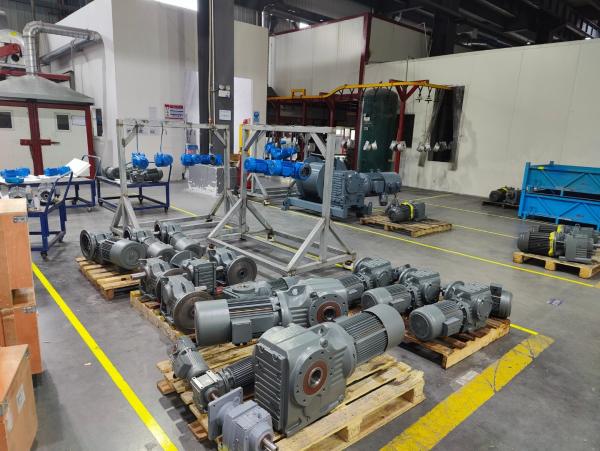 Foot Mounted Hollow Shaft Bevel Gear Motor K Series Speed Reducer With High Torque High Speed Motor