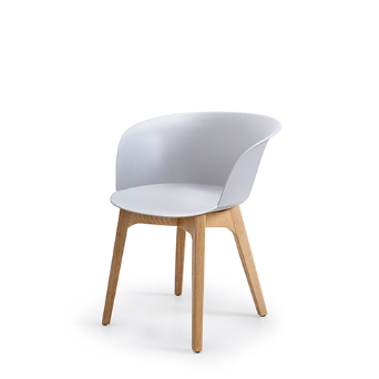 Ergonomic Restaurant Chair And Table Restaurant Arm Chairs Molded PP Solid Ash Wood Legs