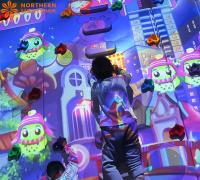 Jeu d'escalade interactif intégrant le divertissement, l'interaction, la forme physique par la projection