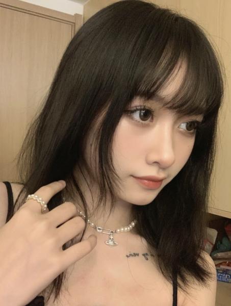 Vivienn* Westwo*d Full-Rhinestone Saturn Brooch Necklace with Swarovsk* Pearl and 18K Gold Plated Chain,Silver Color Saturn Brooch