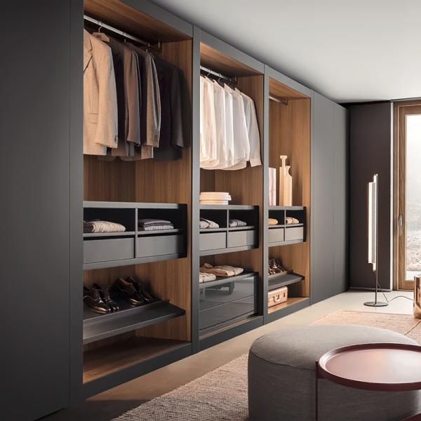 Customized Walk-in Wardrobe Cabinet in Contemporary Design Style for Clothing Storage