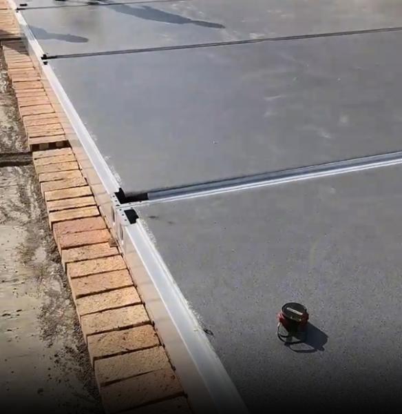 Boîte pliante d'urgence à armature en acier robuste : Plus de 500 composants, protection contre le vent et l'eau pour les inondations