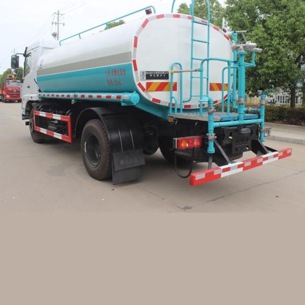 Camion citerne à eau Dongfeng 10-12m³   Camion de pulvérisation  	Citerne à eau