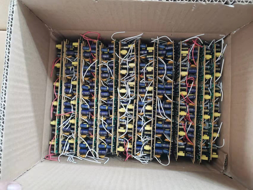 3W-22W версия шарика SKD СИД SMD2835 с основанием E27/B22, крышкой ПК & алюминиевым основанием