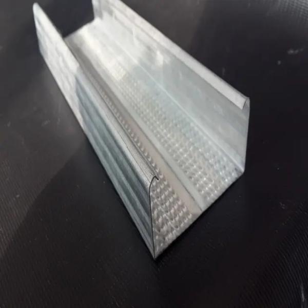 Design moderne T Bar Grid Plafond 0,6 mm Pour les profils de plaque de gypse Angle de mur