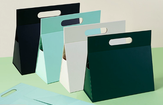 Cosmetic Packaging Box Popular Spot One Piece Triangular Hand-held Folding Magnetic Gift Boxes with Small Batch Printing Logo