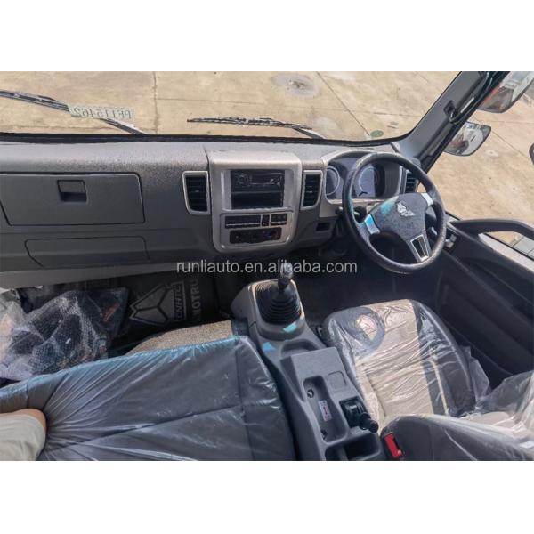 Vente directe d'usine Camions bon marché Camionnette à plateau léger 4*2 Camion de fret