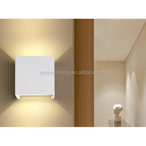 500lm Iron Aluminum 2 Face Glowing 2*3w/2*6w LED Wall Lamp Ideal for Indoor and Outdoor