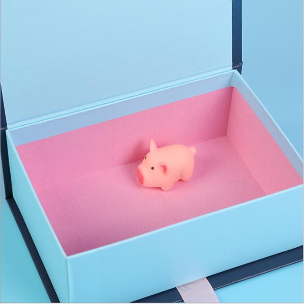 Повторно использованный младенец логотипа материалов изготовленный на заказ одевает коробки подарочной коробки установленные упаковывая с лентой