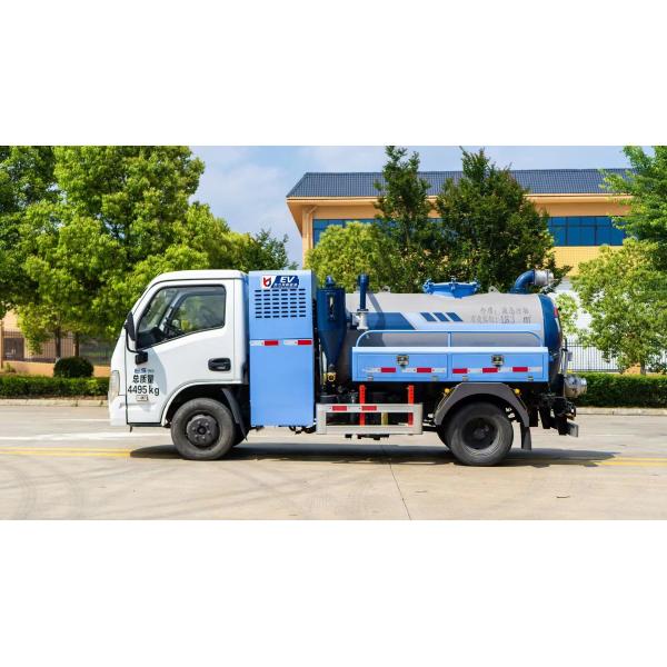 Small 4x2 Waste Suction Trucks For Urban And Rural Street Management