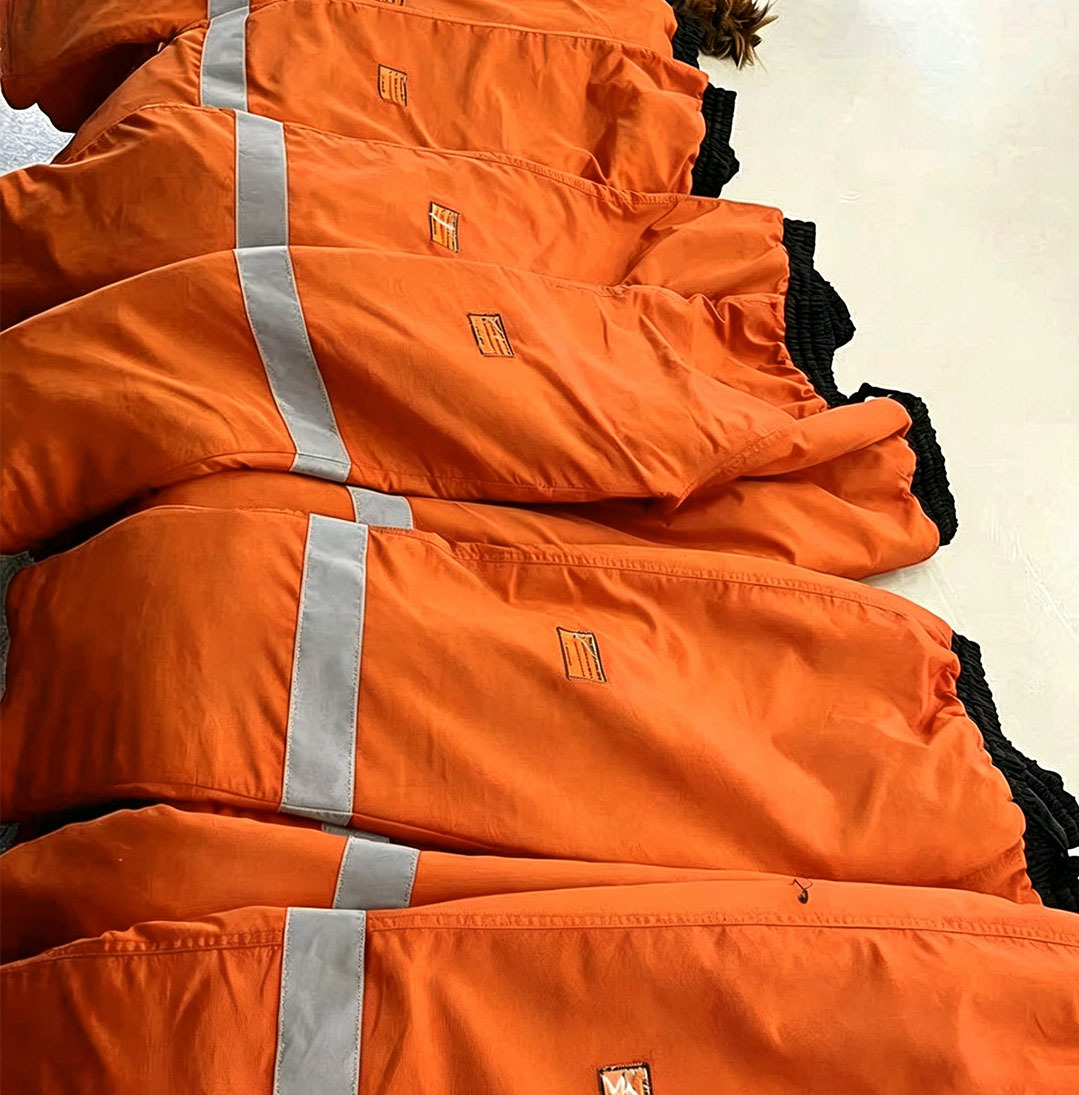 Stain Resistant Protective Work Clothes Waterproof Water Jetting Safety Suit With Two Piece Design