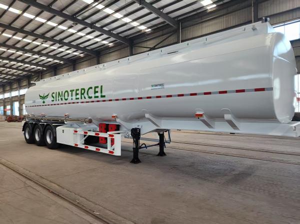 45CBM 3-Compartment Oil Tanker Semi-Trailer – White 3-Axle, Heavy-Duty Performance