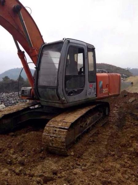 Used hitachi ex200-5 excavator for sale