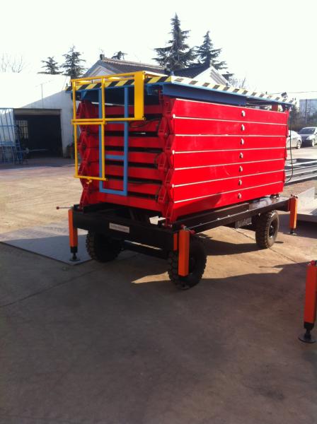 480KG 4.5M Mobile Scissor Lift Table With Wheels , Industrial Lifting Equipment