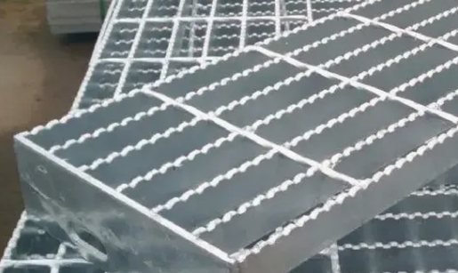 Hot-Dip Galvanized Steel Grating with Anti-Slip Design for Heavy-Duty Load Capacity