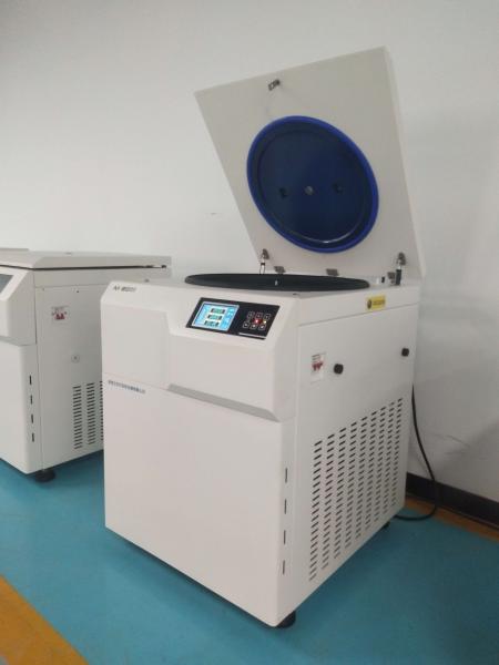 Large Capacity Blood Centrifuge with 4x1000ml Swing Bucket Rotor 8000rpm Max Speed and 11620xg Max RCF