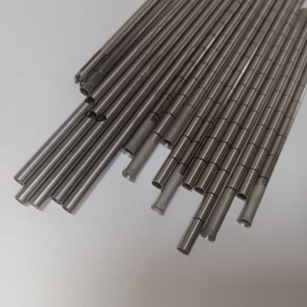 304 316L Stainless Steel Capillary Tube Thin-Walled Pipe  Diameter Change  Sandblasting  Scale.
