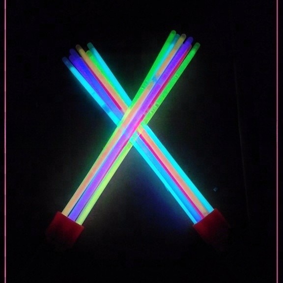 2 Years Shelf Life PE Fluorescent Liquid Glow Sticks for Outdoor Party Supply Items