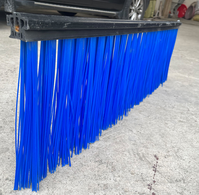 Snow Strip Brush Length 700mm Snow Strip Brush Length 1046mm