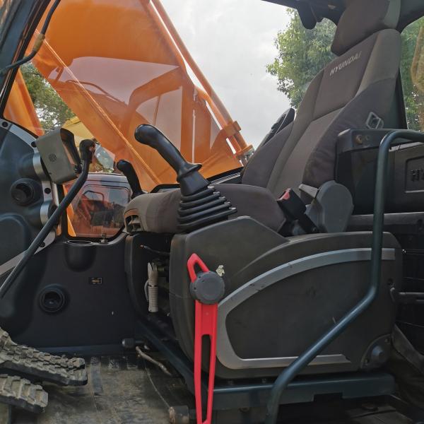 Year 2017 Used R220-9S Excavator Ideal for Middle East and South America Construction