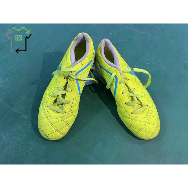 Kids Second Hand Football Shoes Wholesale Grade Chinese Branded Old Soccer Shoes