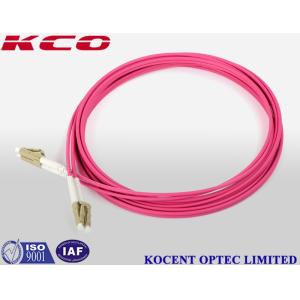 LC MM 50/125 câbles de patch en fibres duplex de 3,0 mm de diamètre LC OM4 câbles de patch de couleur rose violette