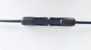 Conectores fotovoltaicos solares de 1500 VDC com proteção IP65 / IP68