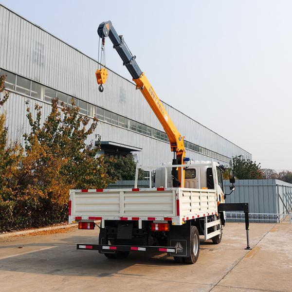 New Design 4X2 Cargo Truck 4 Tons/3.2 tons truck mounted crane 3/4 Sections Boom knuckle crane